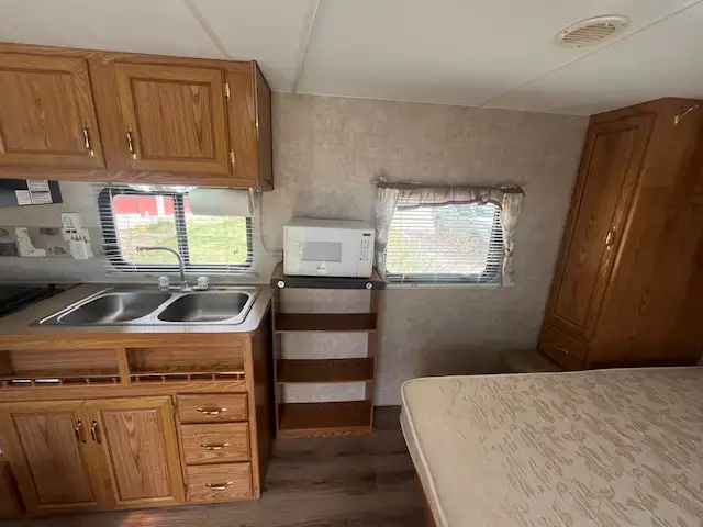 Fleetwood Pioneer Travel Trailer - Photo 5