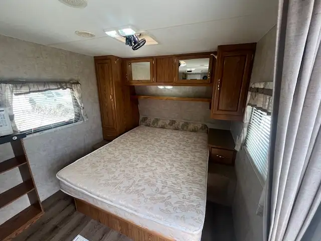 Fleetwood Pioneer Travel Trailer - Photo 9