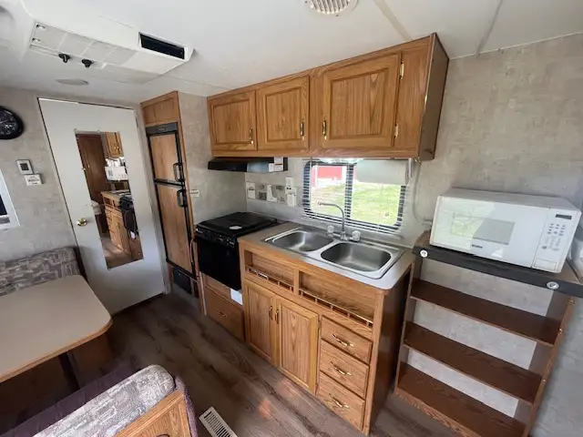 Fleetwood Pioneer Travel Trailer - Photo 10