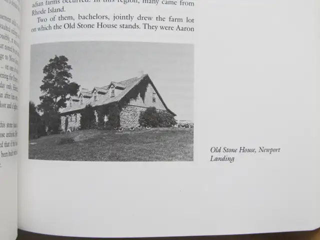 ATLANTIC HEARTH by Mary Byers & Margaret McBurney – 1994 - Photo 8
