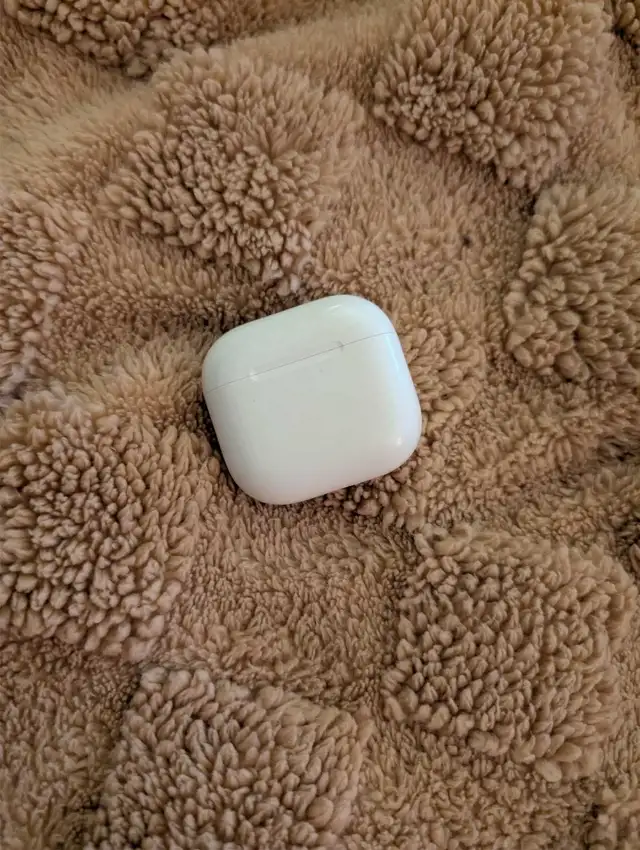 iPhone 16   airport - Photo 5