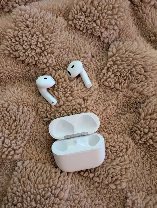 iPhone 16   airport - Photo 6