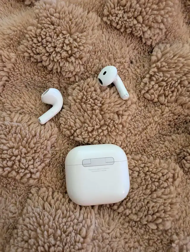 iPhone 16   airport - Photo 7