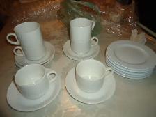 TEA - COFFEE CUPS & SAUCERS (6) WITH DESERT PLATES