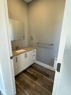 Stunning Brand New Townhouses 2 Bed, 1.5 Bath Parkdale $1950 - Photo 5