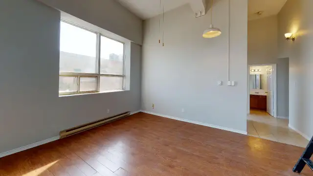 1 BD Suite with lots of character - On Adelaide St at Dundas St - Photo 3