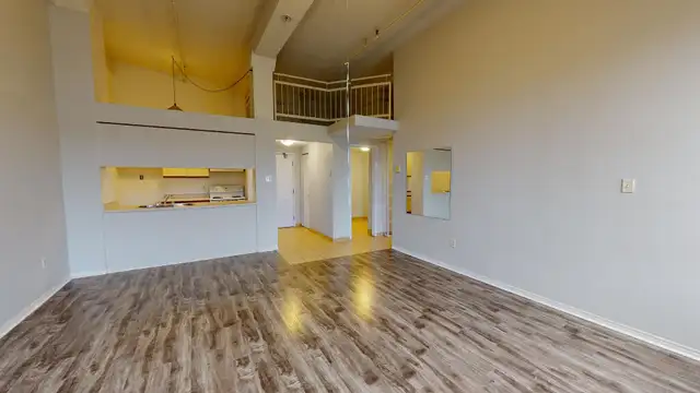 One Bedroom Suite - Heritage Building Must See - Photo 5