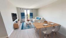 Downtown 2 BD APT with Balcony