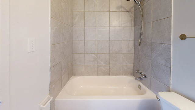 Downtown 2 BD APT with Balcony - Photo 5