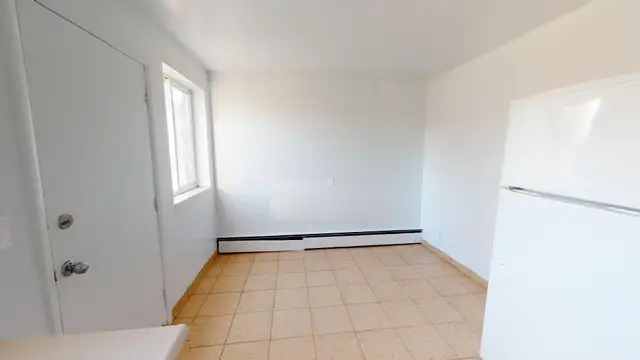 2BD Townhouse Near Trafalgar and Hale Street - HEAT INCLUDED! - Photo 6