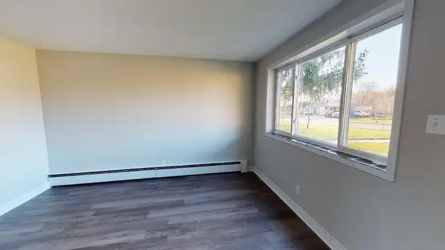 2BD Townhouse Near Trafalgar and Hale Street - HEAT INCLUDED! - Photo 9