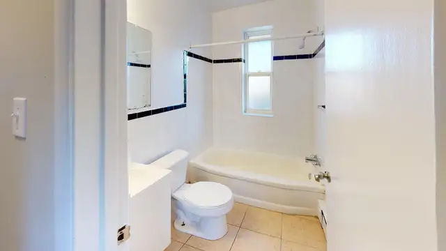 2BD Townhouse Near Trafalgar and Hale Street - HEAT INCLUDED! - Photo 10