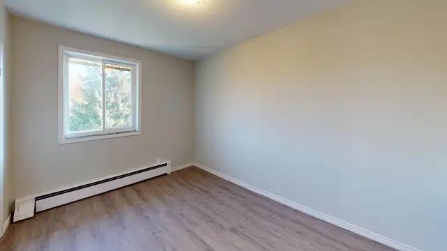 2BD Townhouse Near Trafalgar and Hale Street - HEAT INCLUDED! - Photo 15