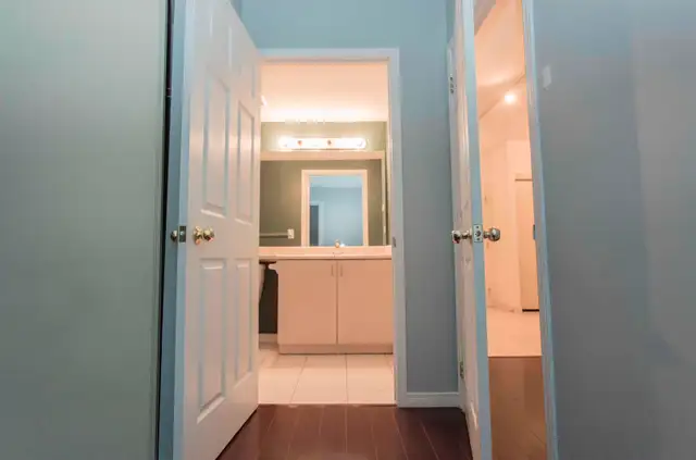 FOR RENT - Prime location - parking inc   all utilities - Photo 11