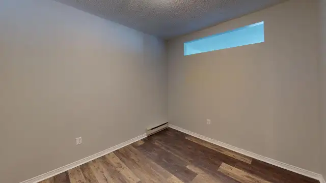 One Bedroom, Beautiful Suite Downtown! - Photo 7