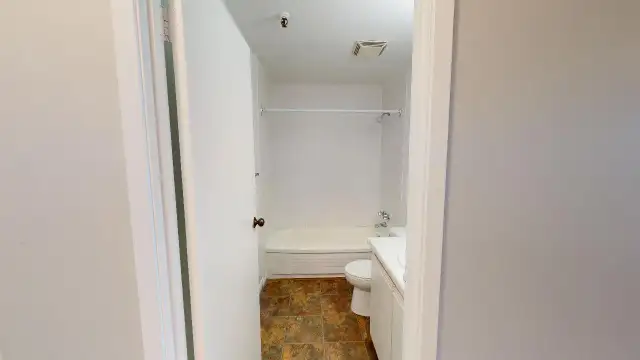 One Bedroom, Beautiful Suite Downtown! - Photo 9