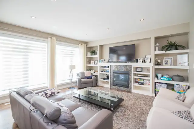 Beautiful 3 Bedroom Home - 77 Mardena Crescent - Photo 3