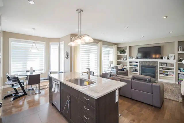 Beautiful 3 Bedroom Home - 77 Mardena Crescent - Photo 7