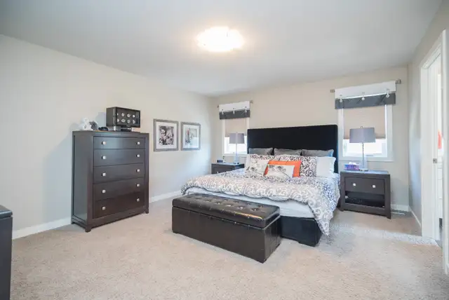 Beautiful 3 Bedroom Home - 77 Mardena Crescent - Photo 9