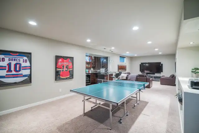 Beautiful 3 Bedroom Home - 77 Mardena Crescent - Photo 10