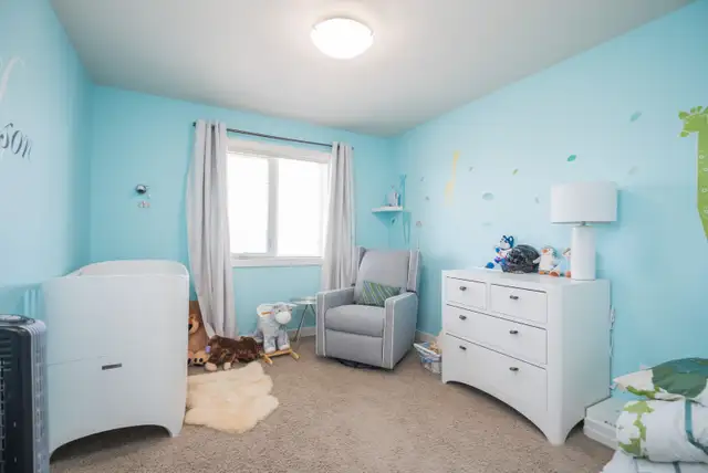 Beautiful 3 Bedroom Home - 77 Mardena Crescent - Photo 13