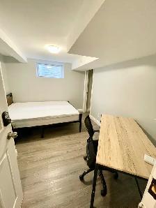 Private bedroom for rent - Photo 5