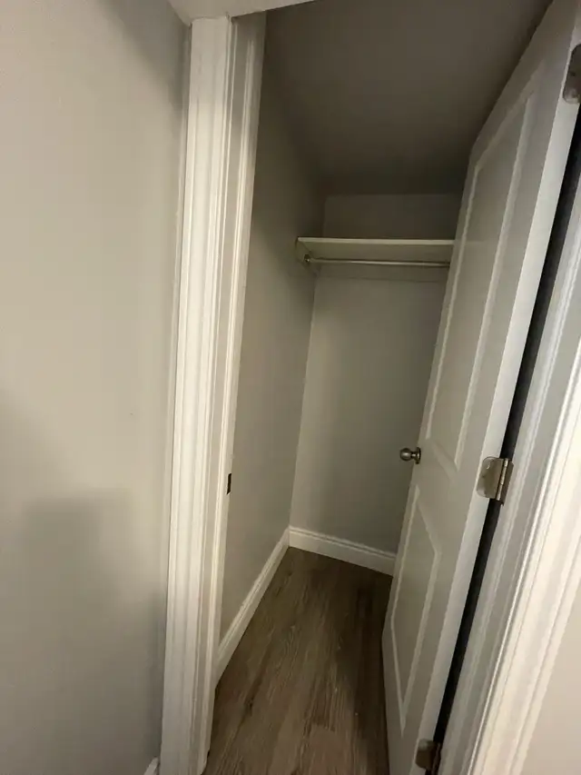 Private bedroom for rent - Photo 6