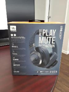 The JBL Live 650BTNC (Noise-Cancelling)  Head Phone - Photo 2