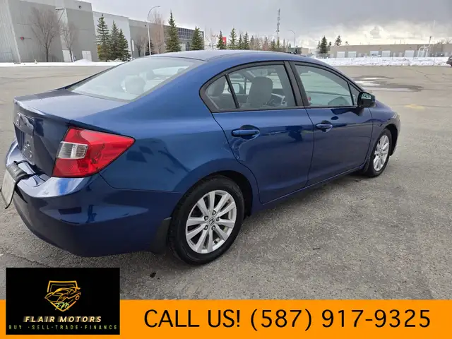 2012 Honda Civic (No Accidents/ Clean history) - Photo 4