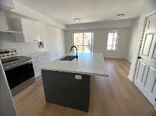 950  SQFT | New 2BED - 2BATH | Steps to St. Clair - Photo 3