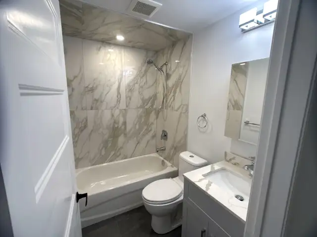 950  SQFT | New 2BED - 2BATH | Steps to St. Clair - Photo 7