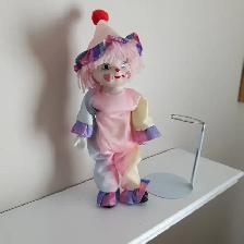 POUPÉE NEUVE PORCELAINE GIFTCRAFT DE TAIWAN 10'HAU CHAISE $10.00