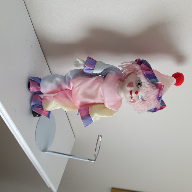 POUPÉE NEUVE PORCELAINE GIFTCRAFT DE TAIWAN 10'HAU CHAISE $10.00 - Photo 3