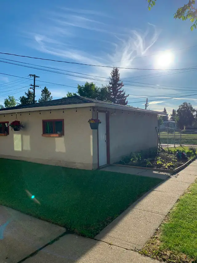 Main  Floor Rental - Photo 10
