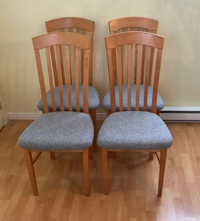 Chaises de cuisine en bois