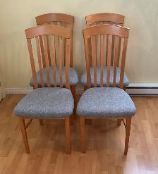 Chaises de cuisine en bois