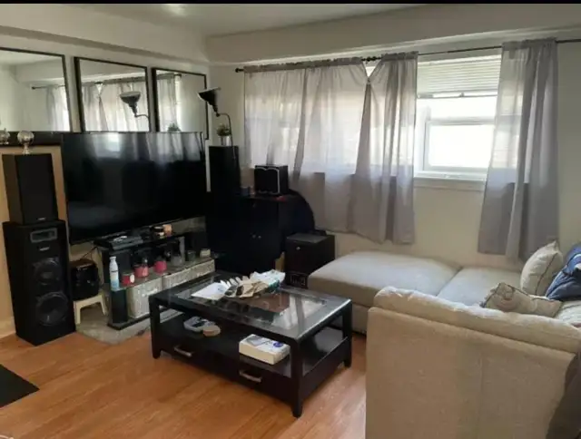 Nicely updated 1 bedroom with large windows for rent