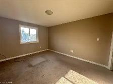 2400 sqft house for rent(3 bdrm, 2 garages, 3bathrm) - Photo 7