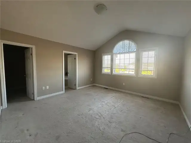 2400 sqft house for rent(3 bdrm, 2 garages, 3bathrm) - Photo 12