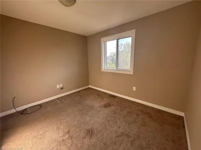 2400 sqft house for rent(3 bdrm, 2 garages, 3bathrm) - Photo 14