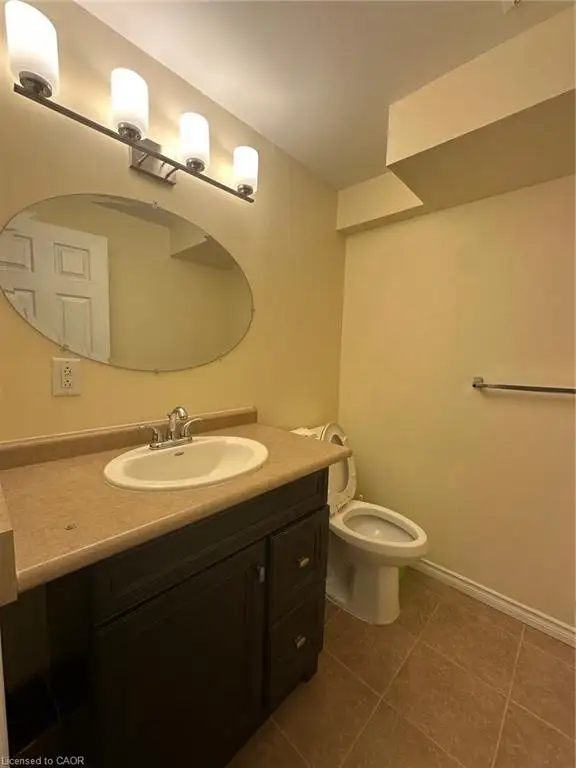 2400 sqft house for rent(3 bdrm, 2 garages, 3bathrm) - Photo 16
