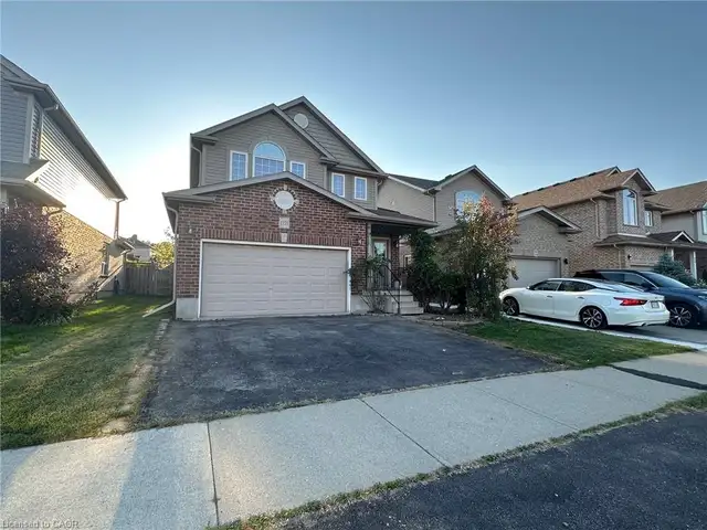 2400 sqft house for rent(3 bdrm, 2 garages, 3bathrm) - Photo 17