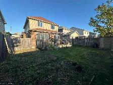 2400 sqft house for rent(3 bdrm, 2 garages, 3bathrm) - Photo 28