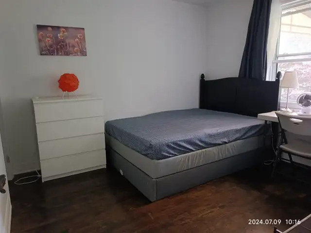 Big room, for short term rental, Close metro Monk, All included. - Photo 5