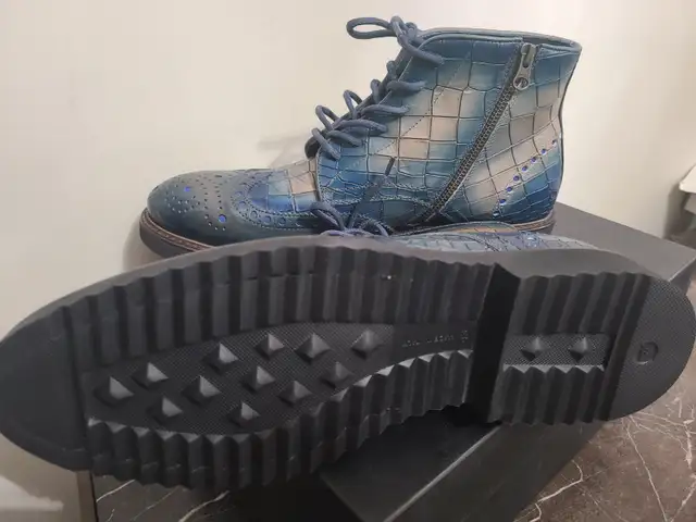 Brand new men leather bootis Size11 - Photo 2
