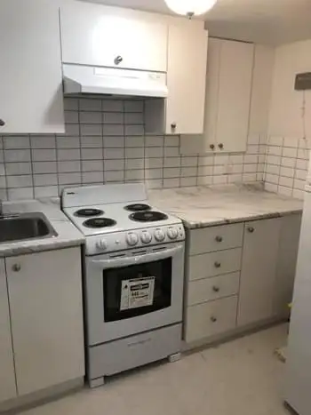 1-Bedroom Basement Apartment Rent in Scarborough - Photo 2