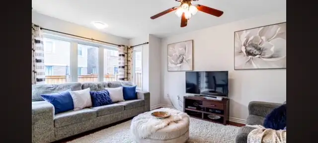 Furnished room for rent in Brampton Townhome - Photo 6