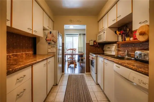 Private Basement Bedroom with Private Bathroom, Guelph, ON - Photo 6