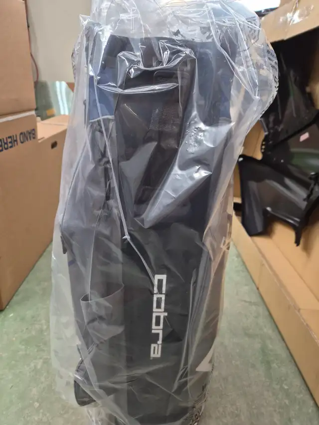 Brand new cobra golf bag still in the plastic!! - Photo 6