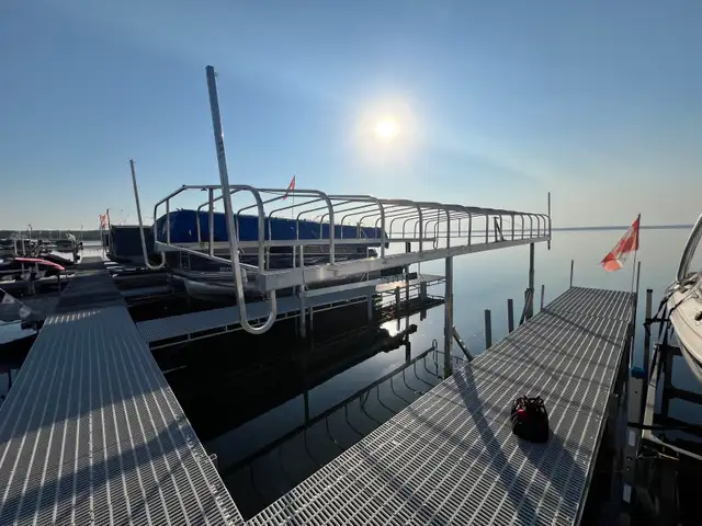 Floe VSD 5000 Pontoon Lift